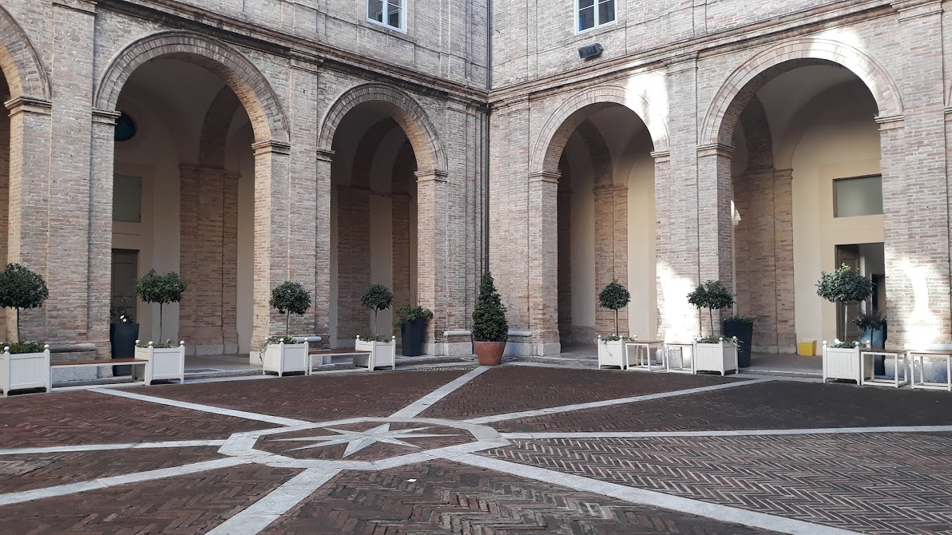 Urbino, Collegio Raffaello